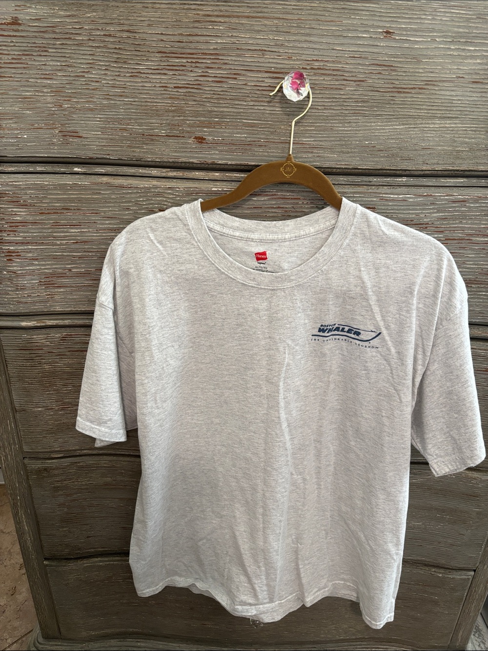 Boston Whaler new men’s t-shirts, XL, set of 5.